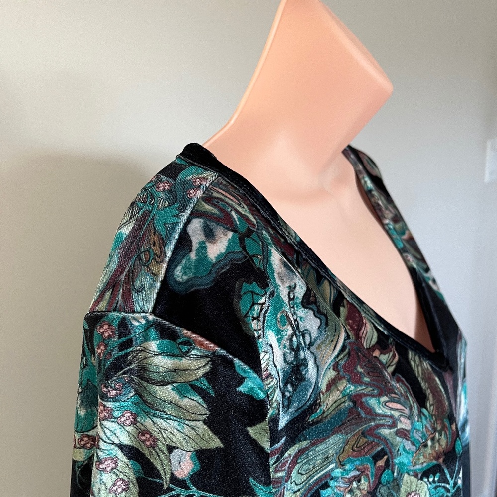 New with tags - Yesta Velour Midi Dress. Size 14 - Picture 3 of 12